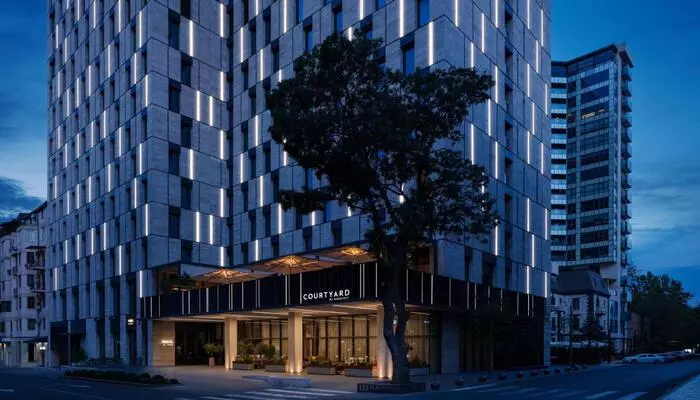 کورت بای مریوت ایروان